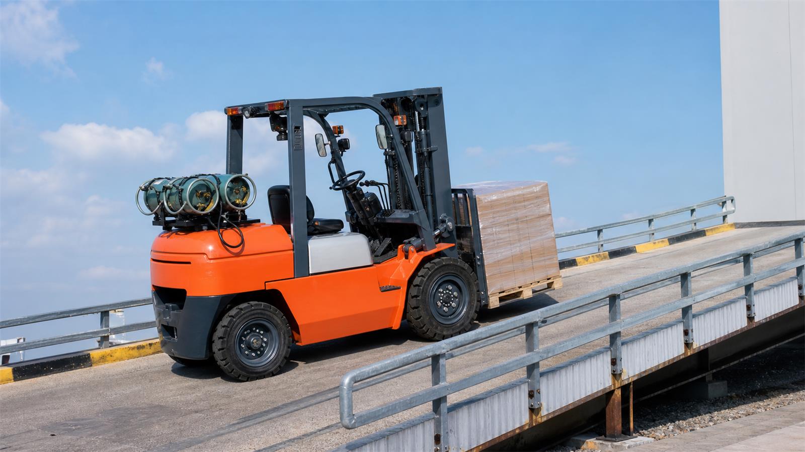 CPY40 LPG Forklift fuel-quality control scene