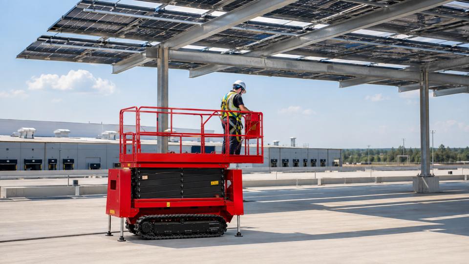B20 lithium electric forklift material handling application