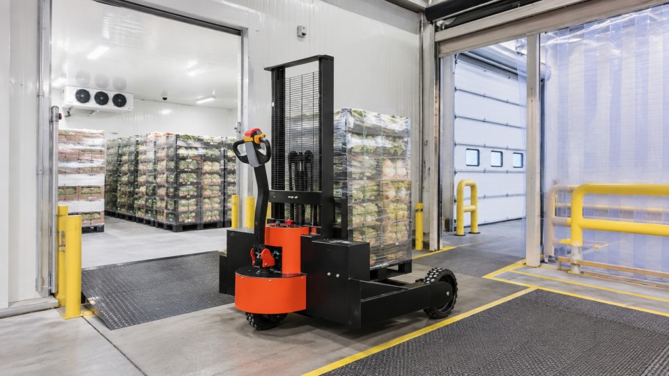 ZG-MYCPDB electric counterbalanced stacker material handling application