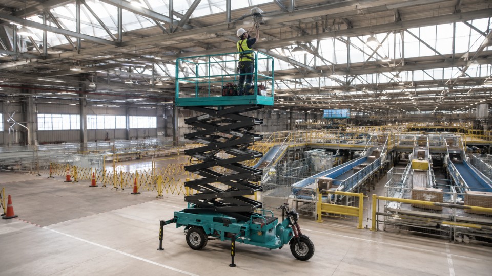 ZG-QB16 articulating boom lift operating scenario