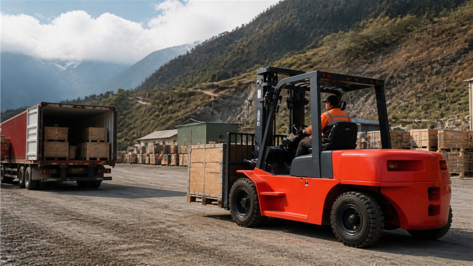 5-ton off-road forklift operating scenario