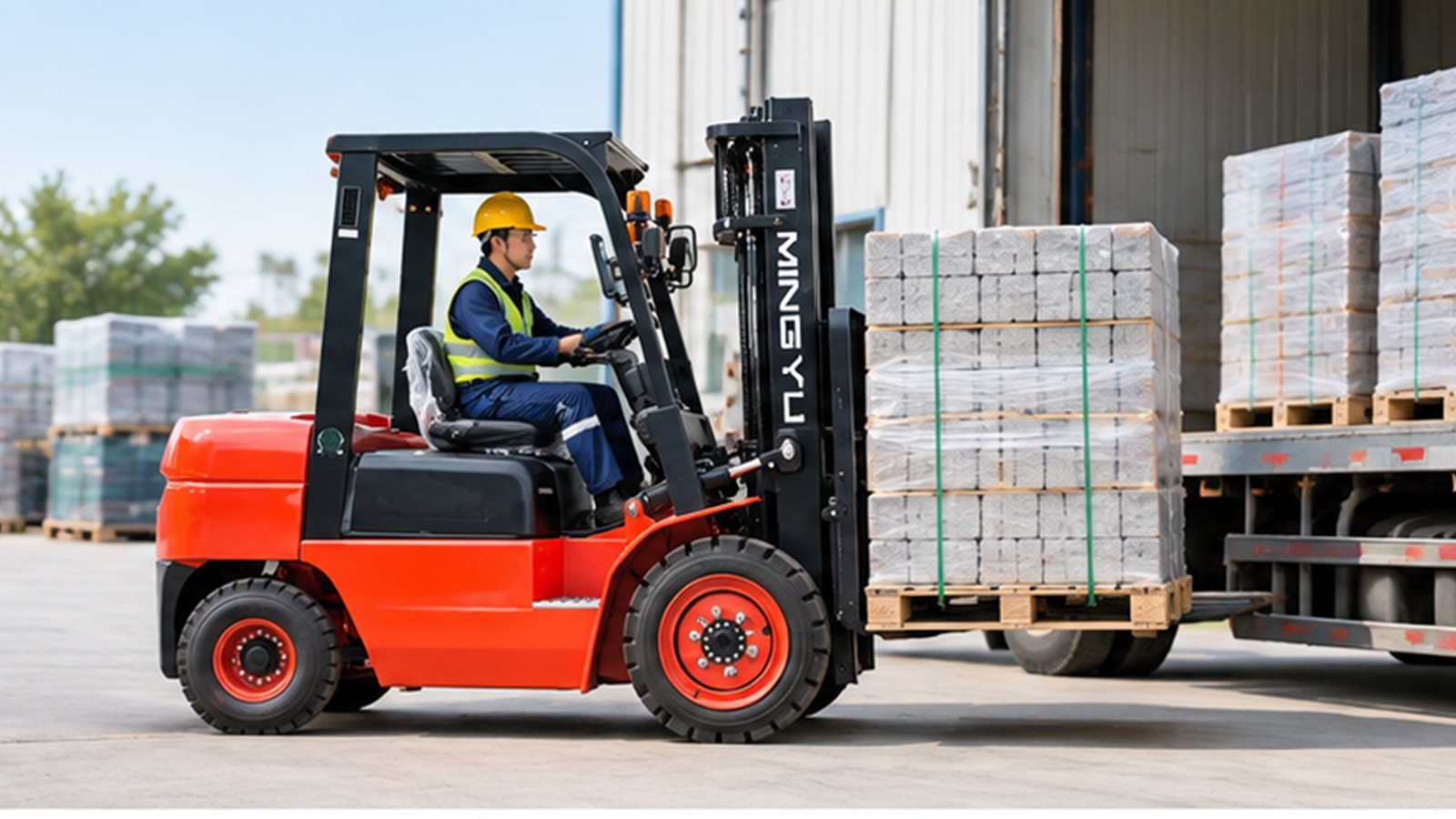 Alternative Propulsion After InnoTrans: Electric Forklift Total-Cost Questions scene 1