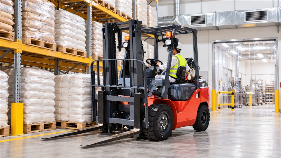 CPCY120 LPG forklift application scene