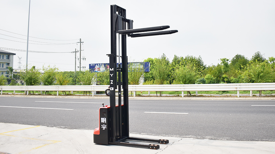what the difference between a forklift and a stacker