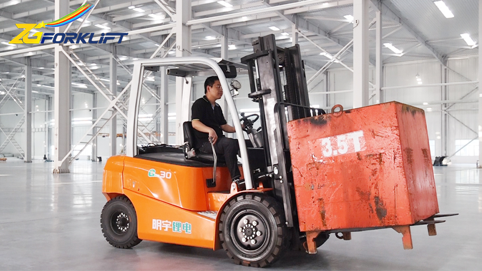 what does a forklift driver do