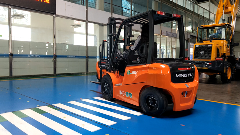 What are the OSHA regulations for forklifts?