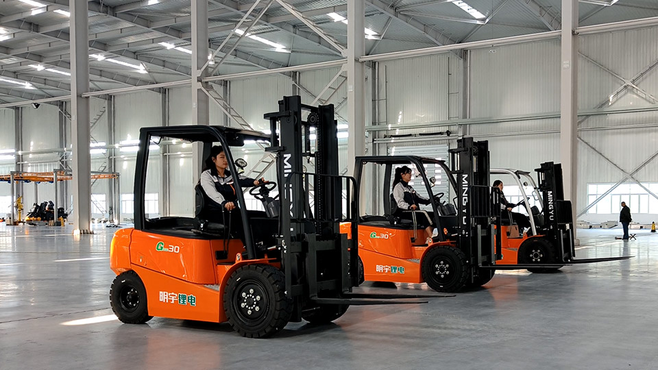  What is the lifespan of a forklift
