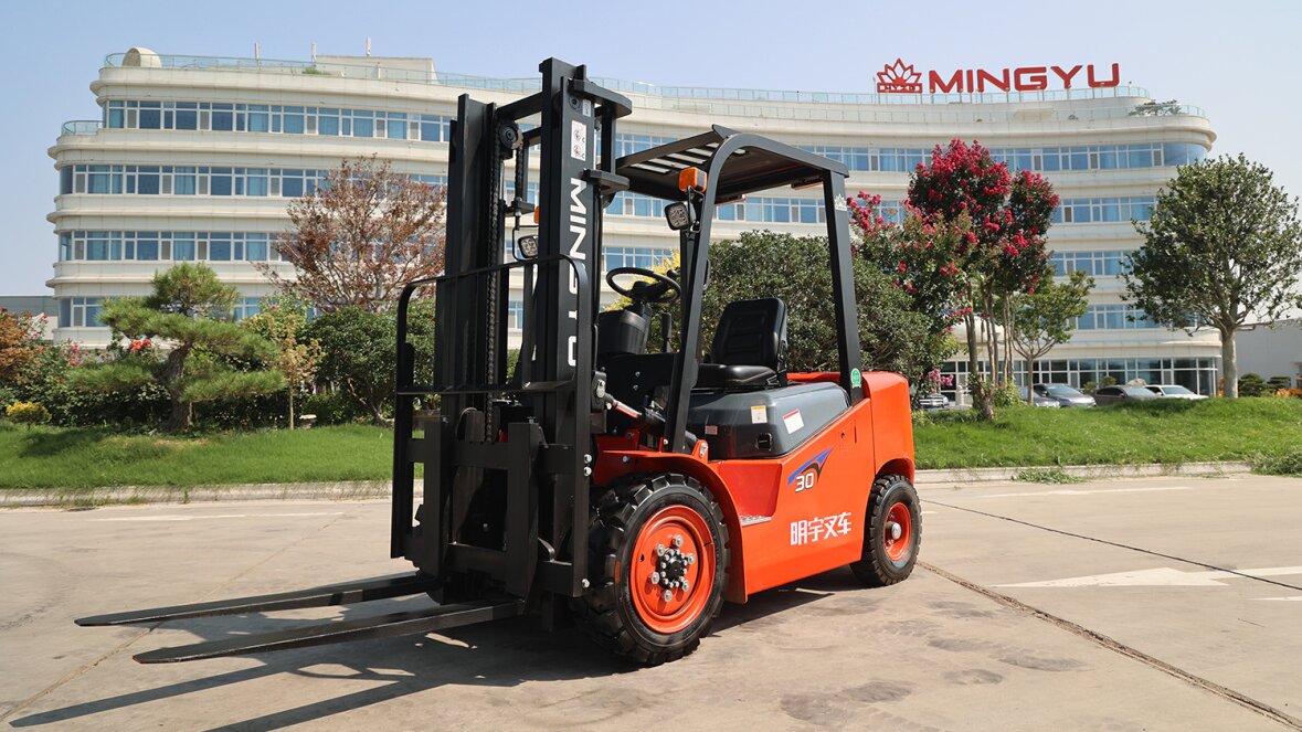 What Are the Advantages and Disadvantages of Diesel Forklifts Compared to Electric or Propane Forklifts?