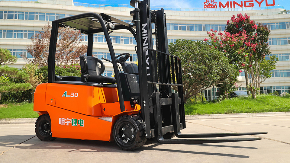 How Fast Can a Forklift Go?