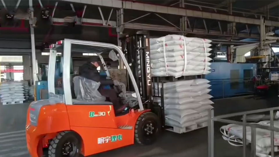 Where to fill up forklift propane tank?