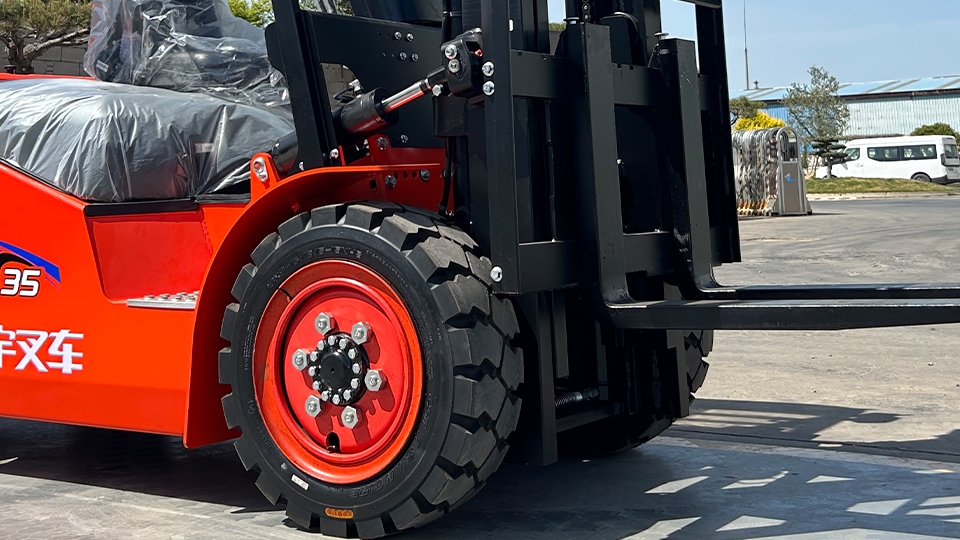 how to remove forklift forks
