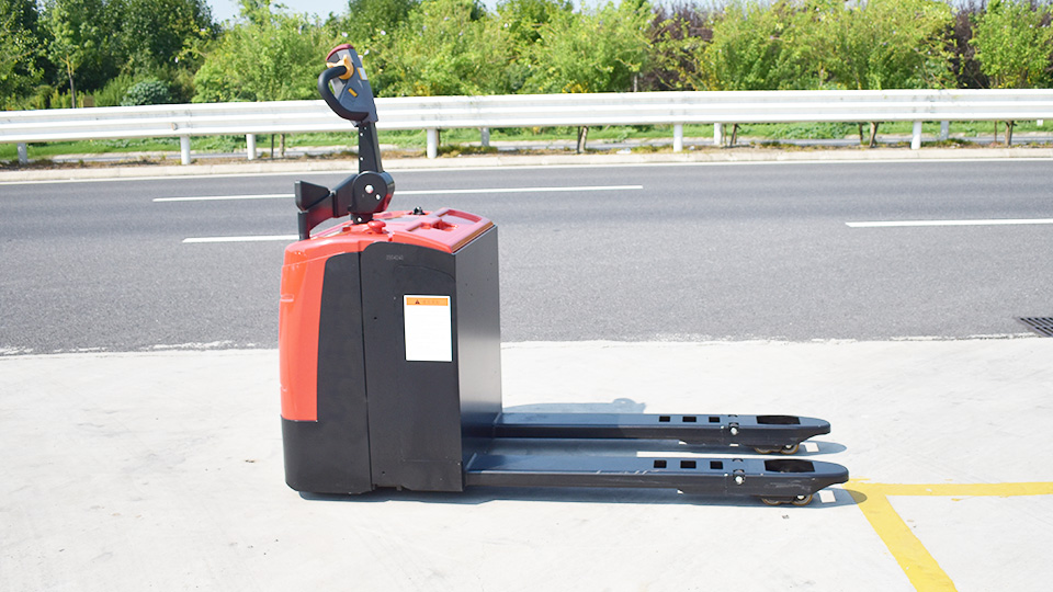 Where can I find a reliable pallet scale for my business?