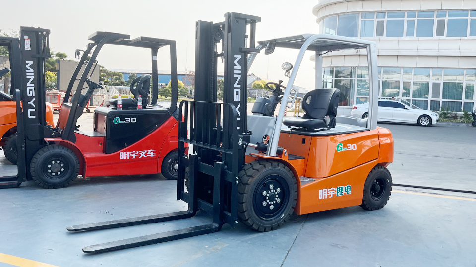Toyota vs. Caterpillar forklift which is better and why?