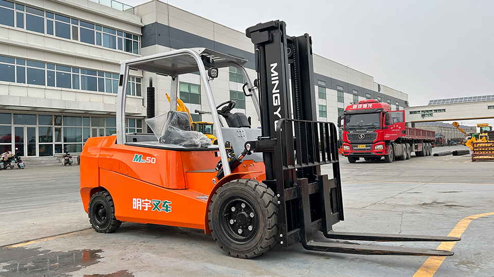 How does a forklift truck sideshifter work?