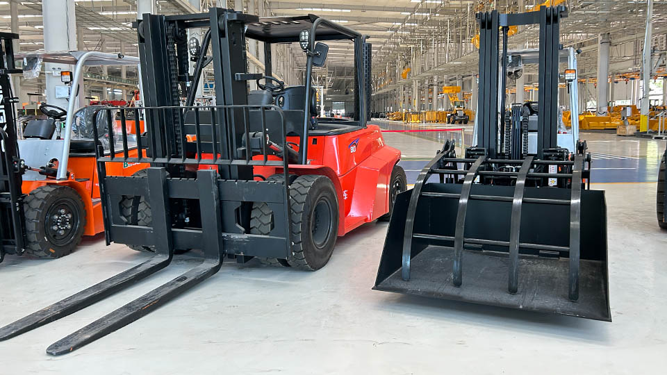 Do forklift propane tanks vary between models?