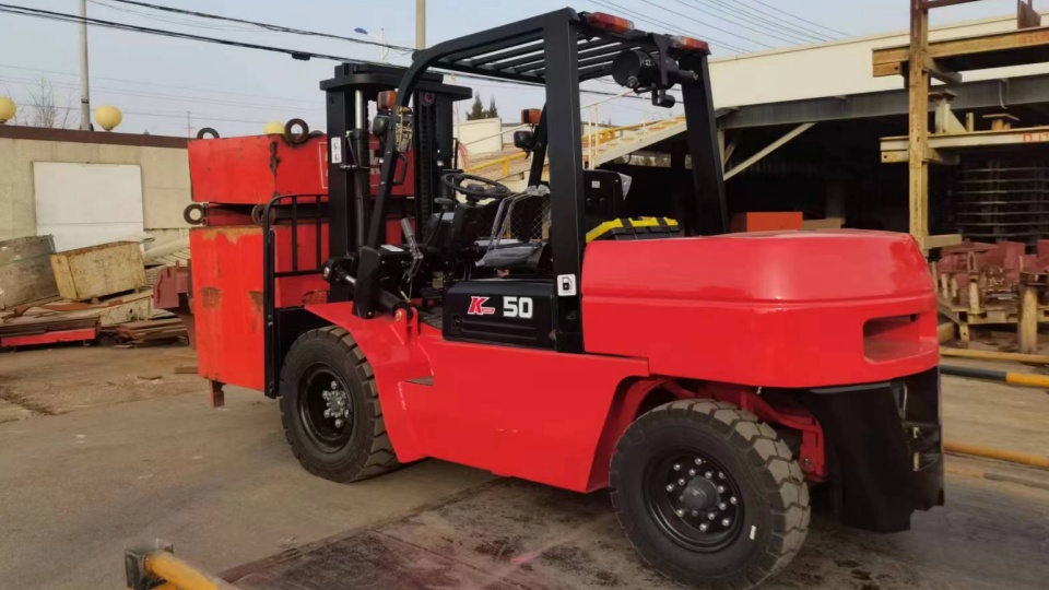 How often do forklifts need to be serviced?