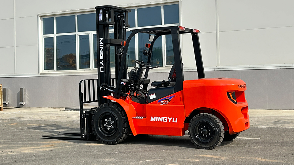 What is the difference between an electric and a diesel forklift