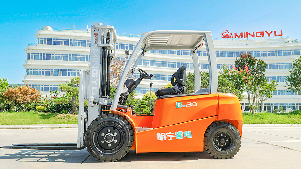 Can you tell me more about the safety features of Raymond forklifts?