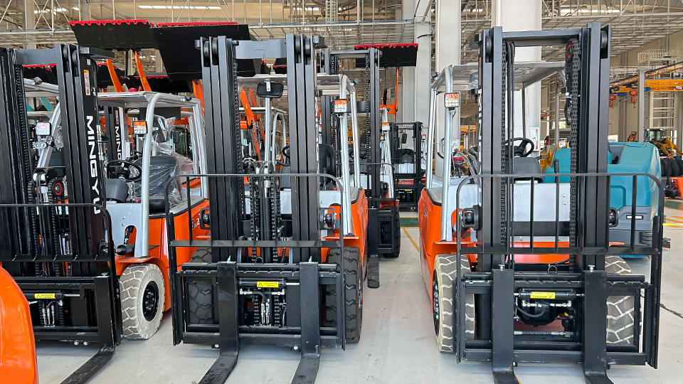 how long is forklift training course