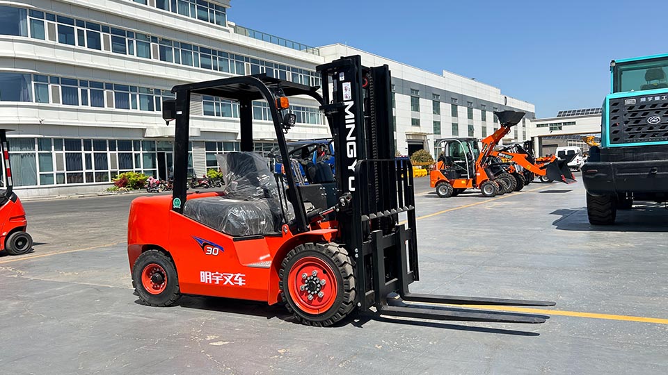 do you have to be certified to drive a forklift