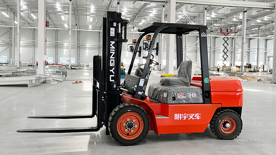 how much does a material handler make