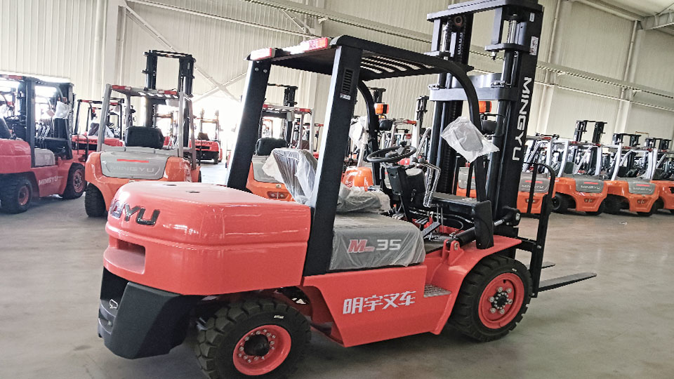 how to open engine hood on toyota forklift