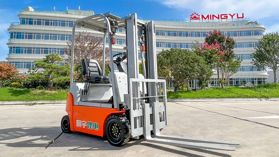 can you drive a forklift without a driver's license