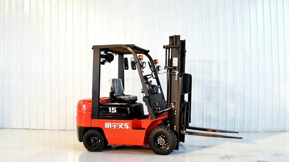 What is the maximum lifting height of this forklift?