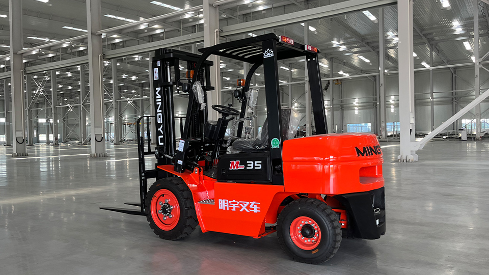 What is the maximum lifting height of the forklift