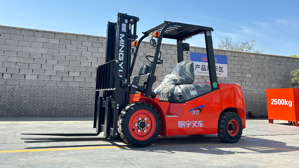 How do diesel forklift emissions compare to electric forklifts? 