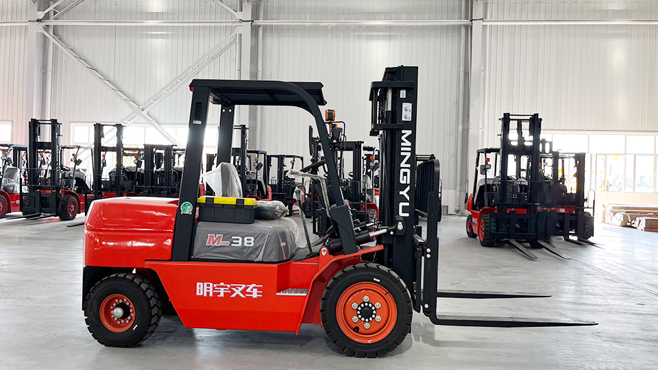 How to prevent goods from sliding off during forklift operation?