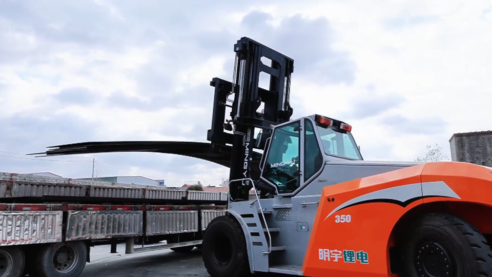 why is my forklift overheating