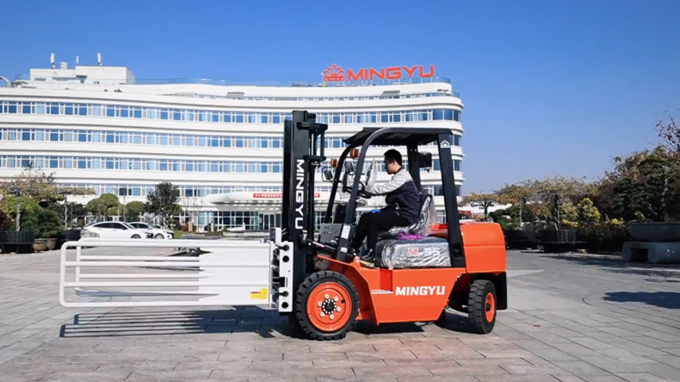 how much diesel in tull tank of forklift 