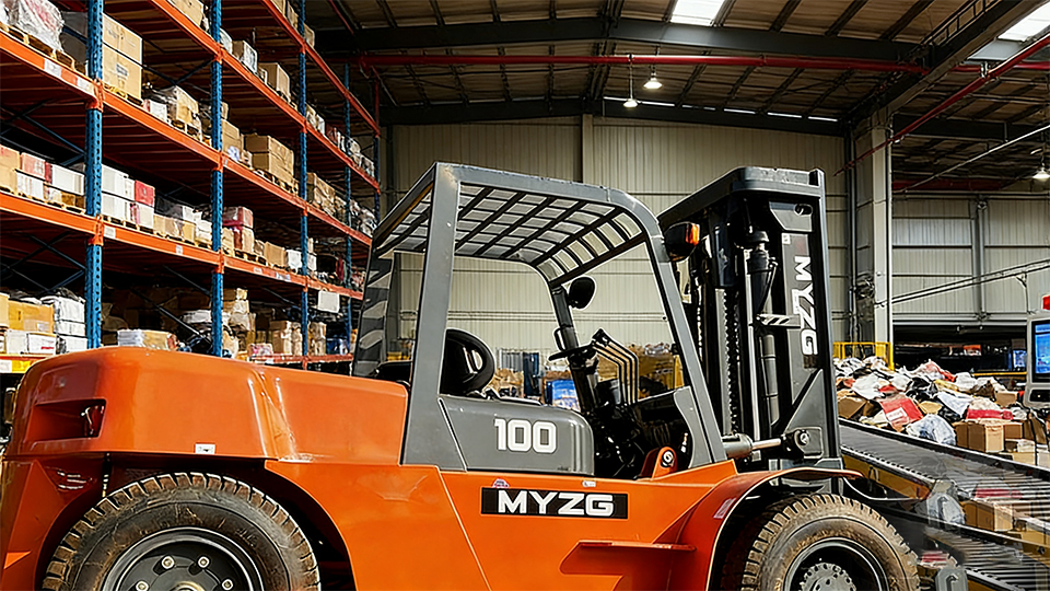 What are the steps to turn off a diesel forklift engine?