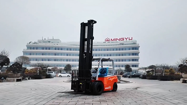 how to change fuel filter on diesel forklift