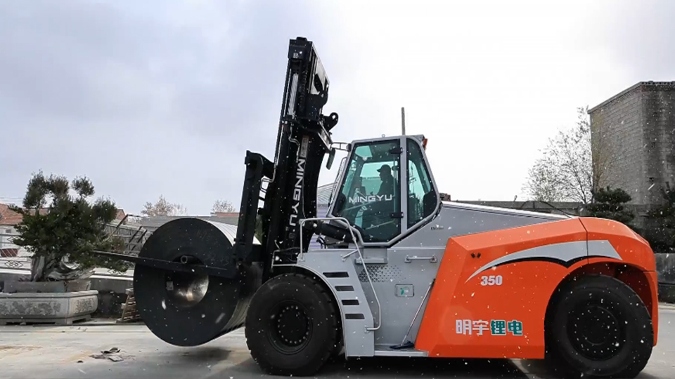 Forklift Buying Checklist: 7 Specs That Matter More Than Price