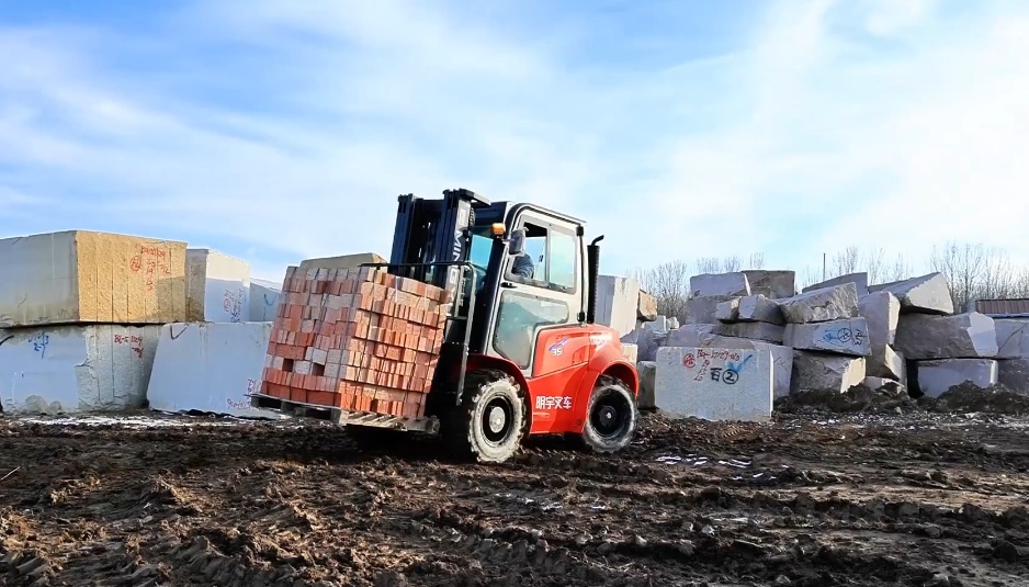 What is included in the daily maintenance of a forklift?