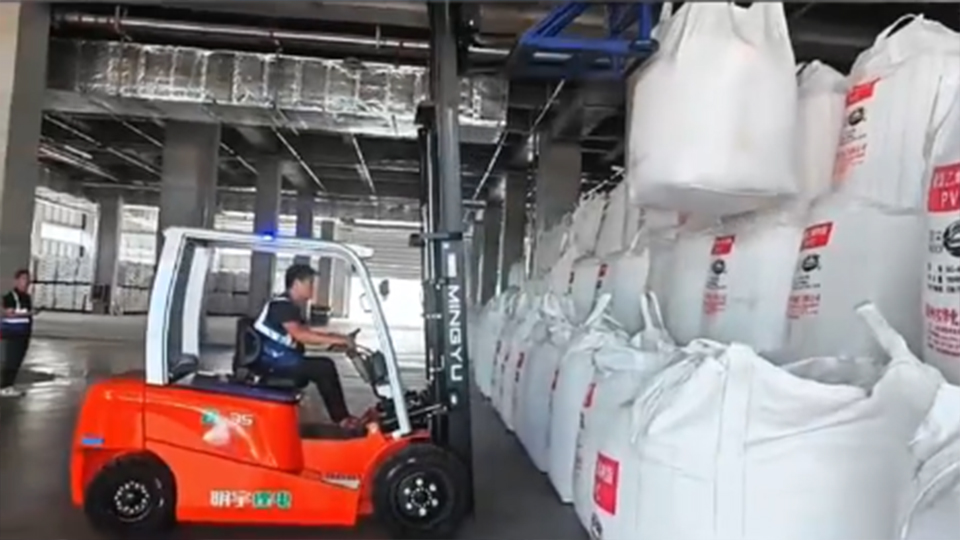 How many liters of diesel does a forklift consume in a month?