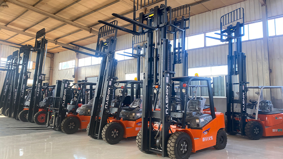 How many shifts can a diesel forklift run on a full tank?