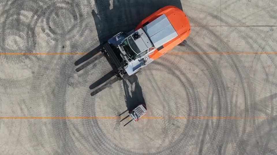 What's the typical fuel tank capacity of a diesel forklift, and how many refuels are needed per shift?