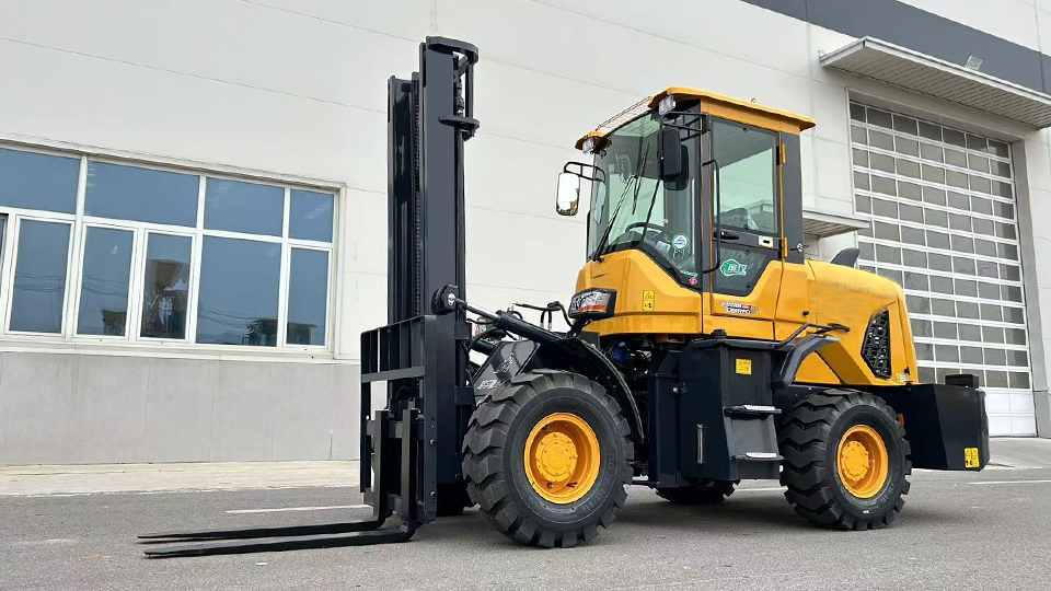 What are the requirements for securing a load on an industrial forklift