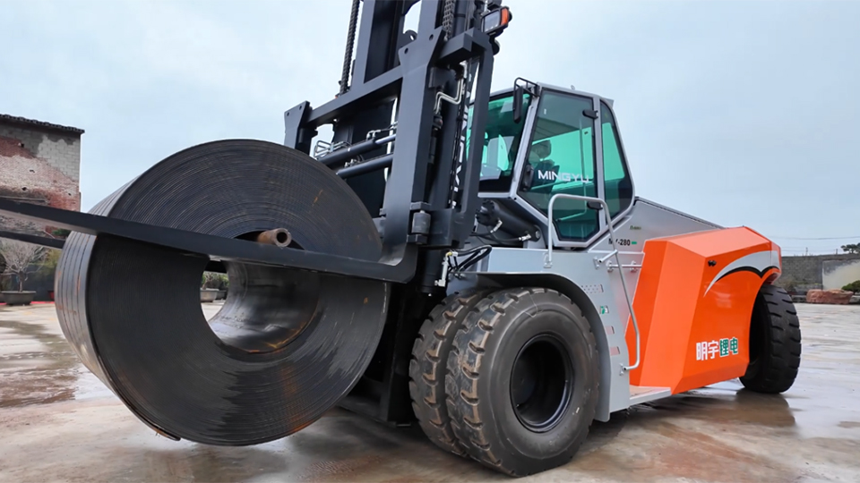 Why do diesel forklifts consume more energy per task than electric models?