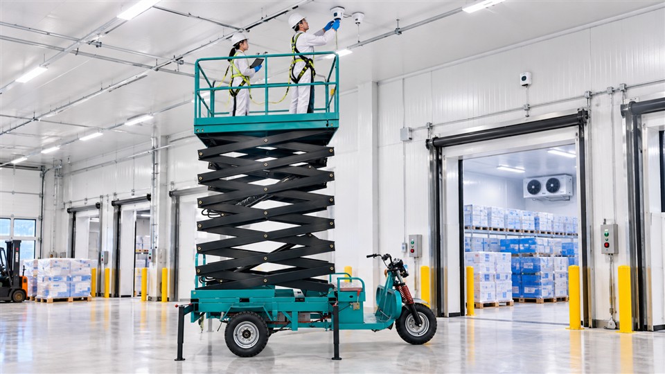 Healthcare Cold-Chain Visibility 2026: Lift Platforms for Sensor and Compliance Maintenance