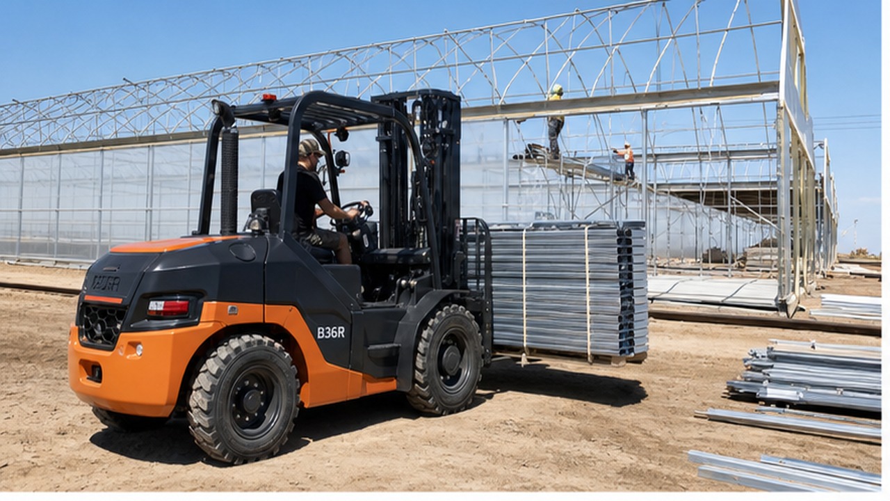 B36R Rear-Pivot Rough-Terrain Forklift for Greenhouse and Rural Fencing Logistics