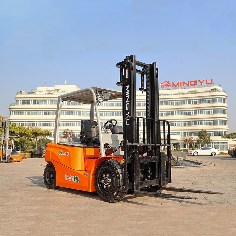 ZGFORKLIFT 3 ton lithium-ion electric forklift handling consumer goods in a distribution center