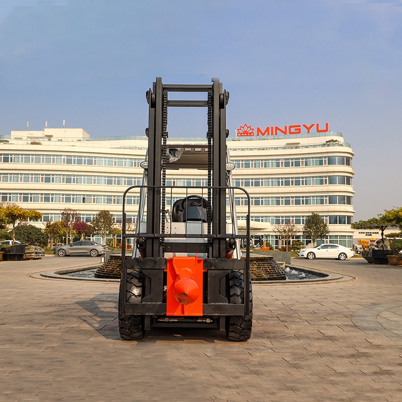 MYZG lithium battery forklift transporting refrigerated food in a cold-chain warehouse