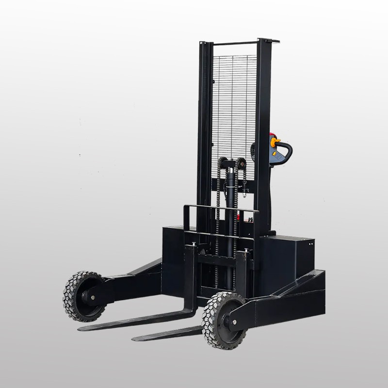 ZGFORKLIFT 3 ton lithium-ion electric forklift handling consumer goods in a distribution center