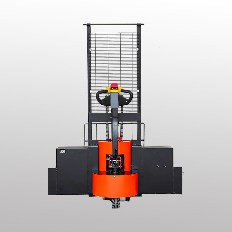 MYZG lithium battery forklift transporting refrigerated food in a cold-chain warehouse